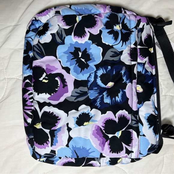 New Vera Bradley cross-body,NWT. Great for spring!Vibrant colors!Don’t miss out! - Picture 2 of 8